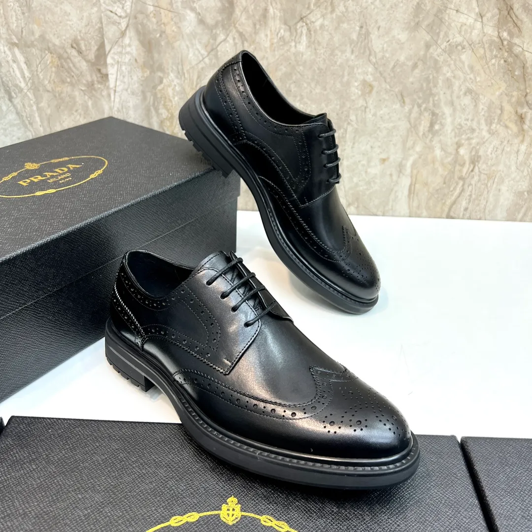 Original order quality: P580 Brand: PRADA (Prada) Standard code: Men's size 38/44 (45 can be customized) Grade: Same style as the official website High-quality men's shoes Material: Original cowhide Water-dyed cowhide lining Rubber outsole Style categories: Men's fashionable formal leather shoes Slip-on men's shoes series Young fashion European and American trends British style Top luxury Color: Actual picture